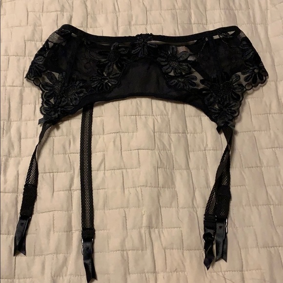 In great condition for a sexy outfit - Picture 5 of 8